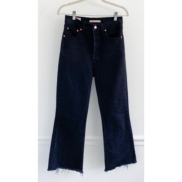 Levi’s Ribcage Crop Flare Black Jeans in On the Rocks - Picture 2 of 6